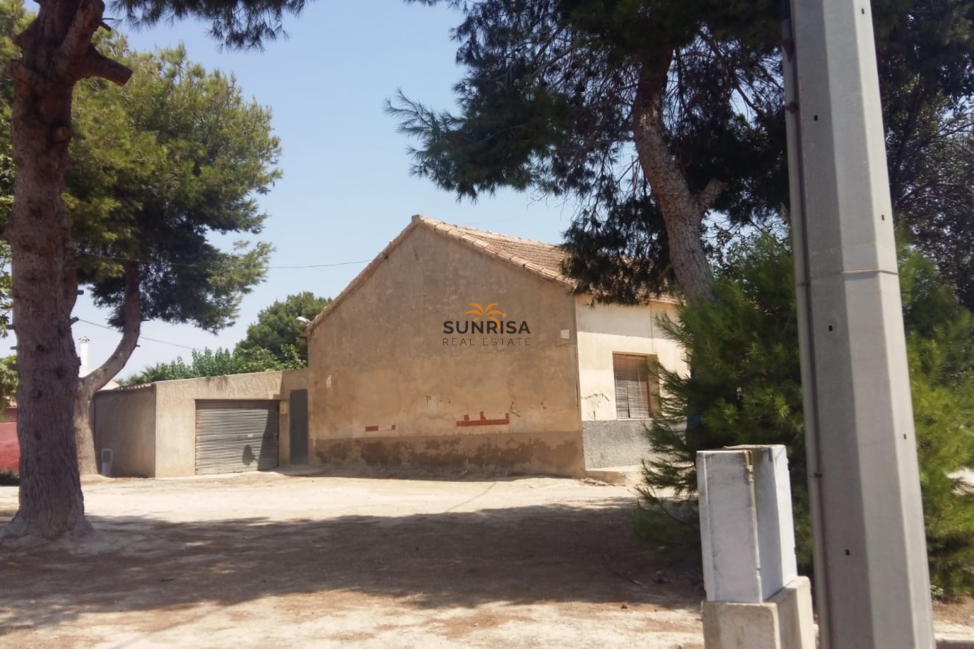 Reventa - Casa de campo - Daya Nueva