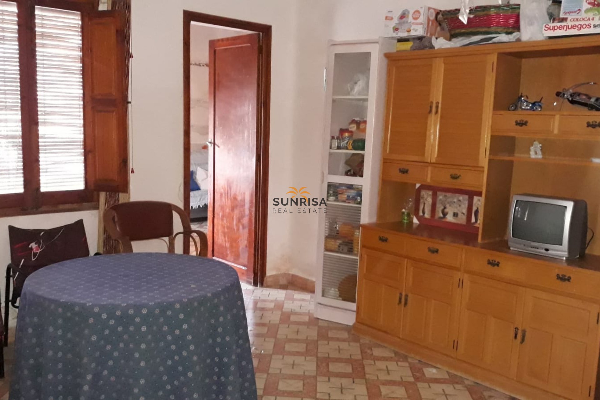 Reventa - Casa de campo - Daya Nueva