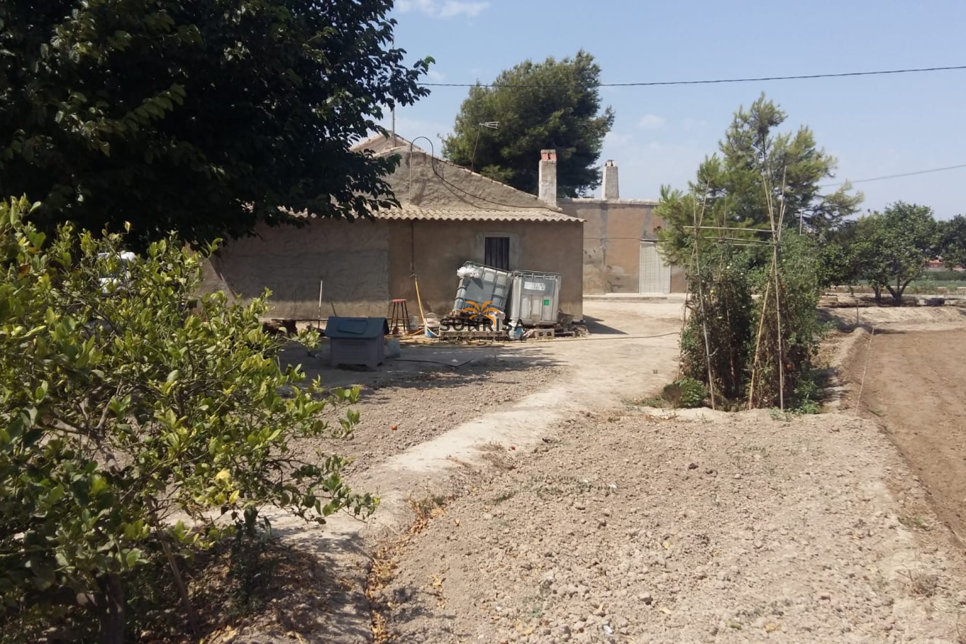 Reventa - Casa de campo - Daya Nueva