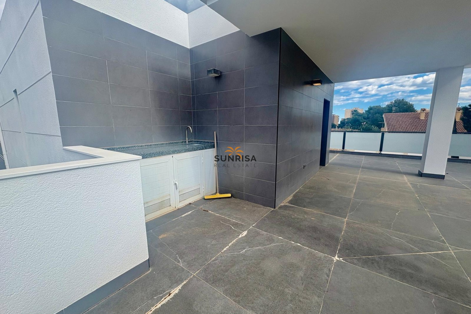 Resale - Villa - Orihuela Costa