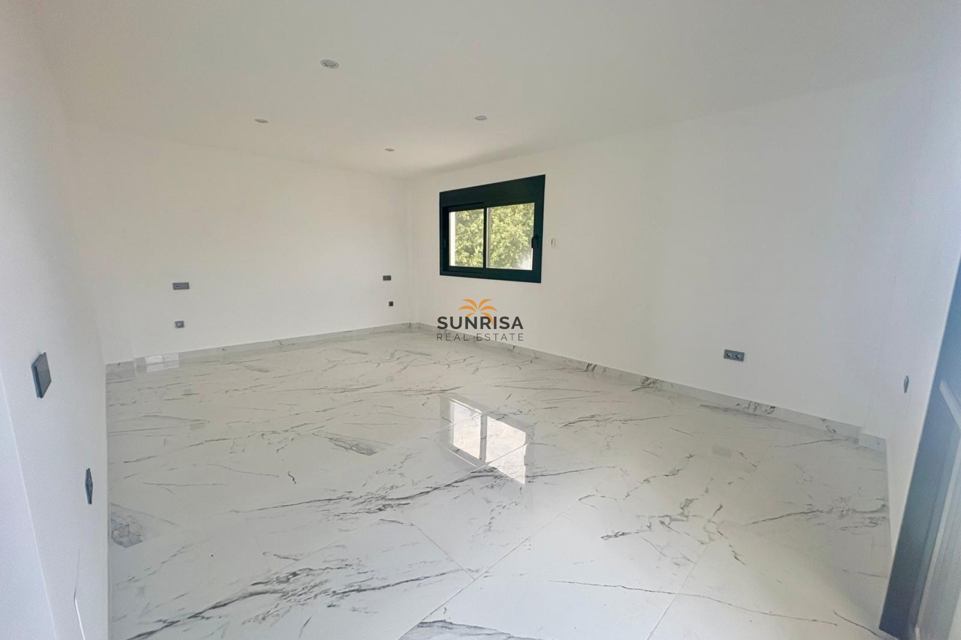Resale - Villa - Orihuela Costa