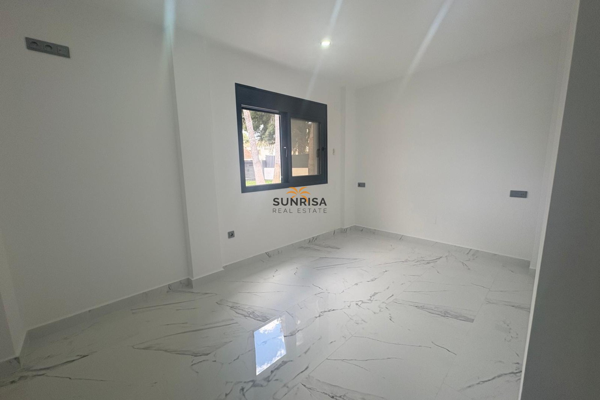 Resale - Villa - Orihuela Costa