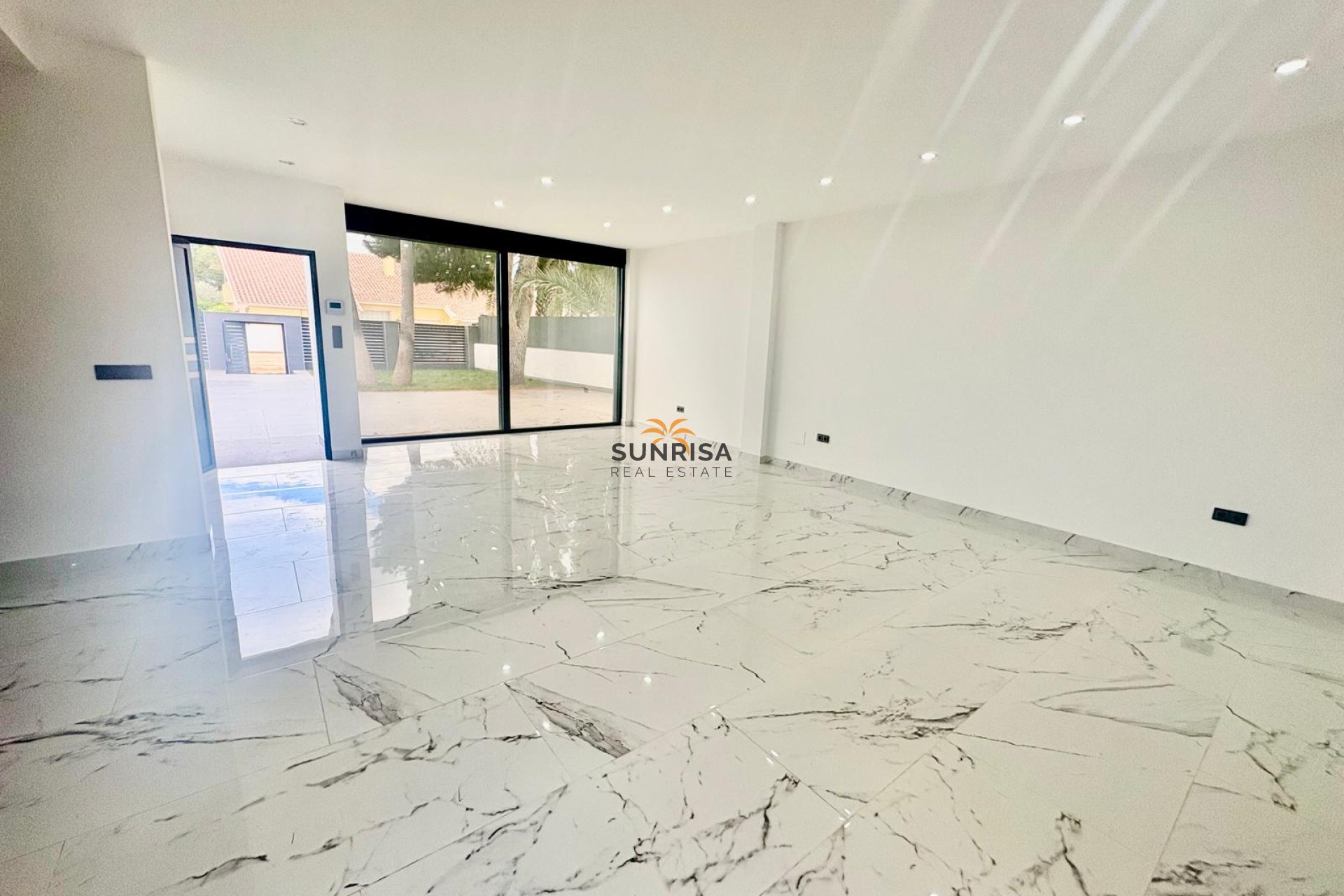Resale - Villa - Orihuela Costa
