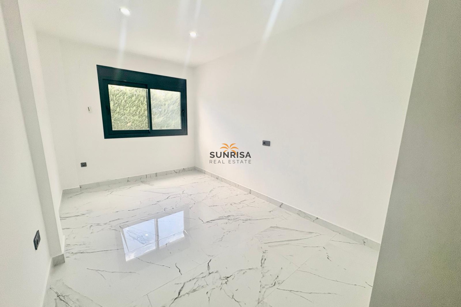 Resale - Villa - Orihuela Costa