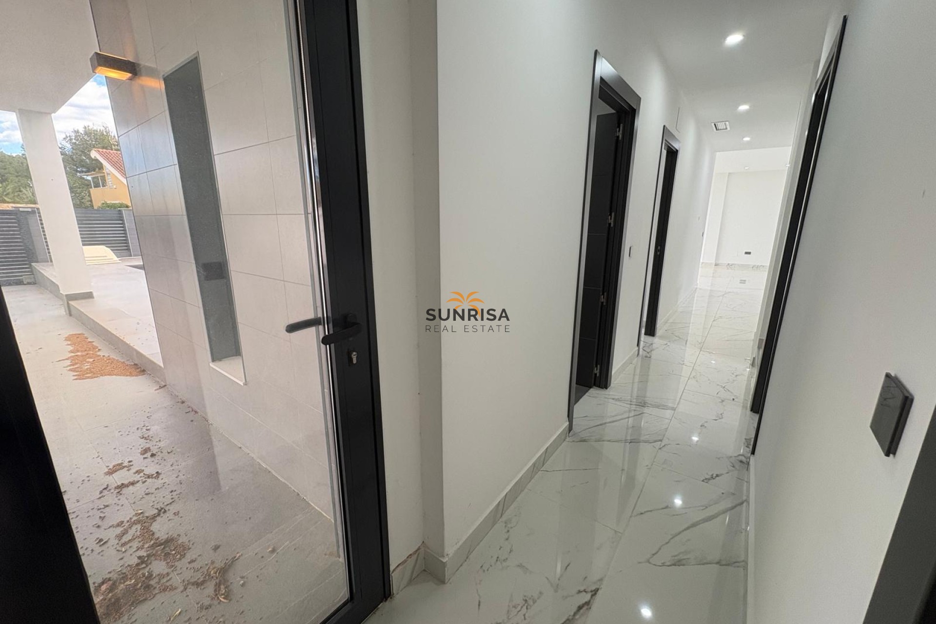 Resale - Villa - Orihuela Costa