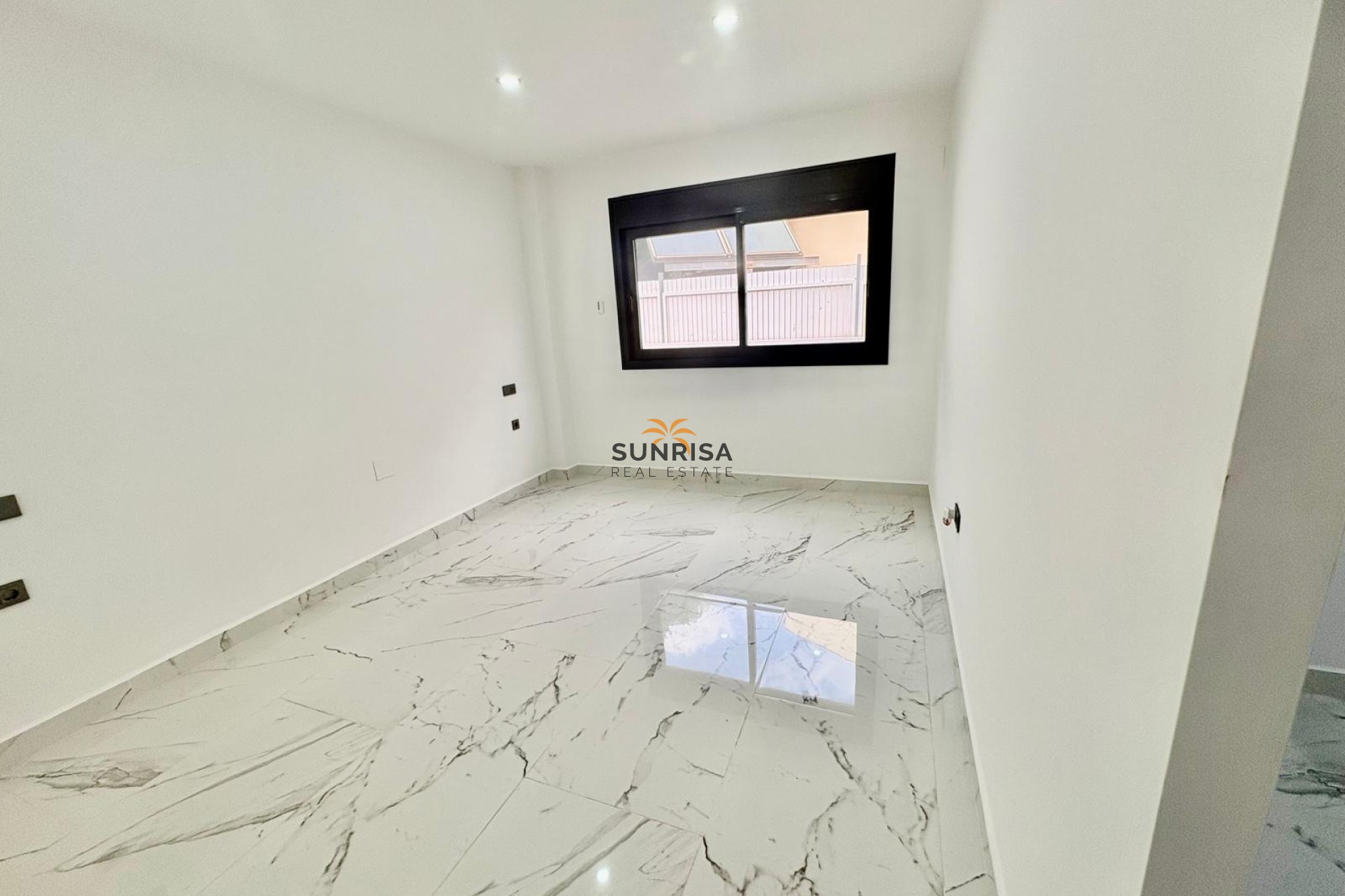 Resale - Villa - Orihuela Costa