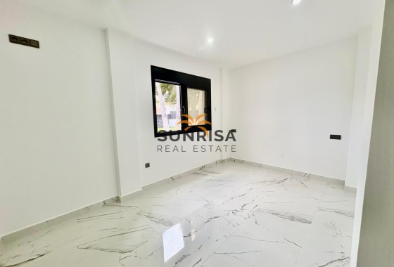 Villa · Herverkoop - Orihuela Costa · Alicante · Spanje