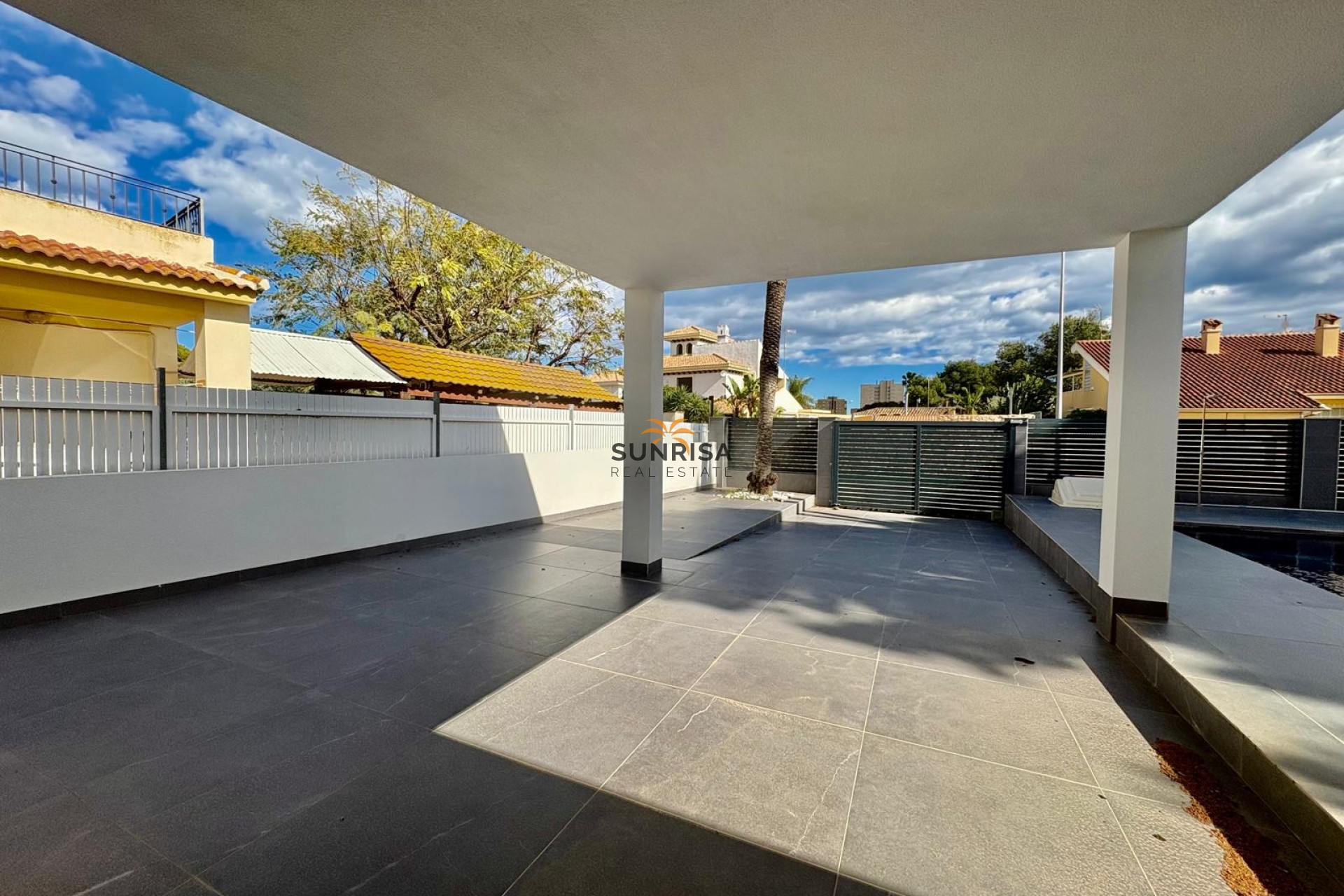 Resale - Villa - Orihuela Costa