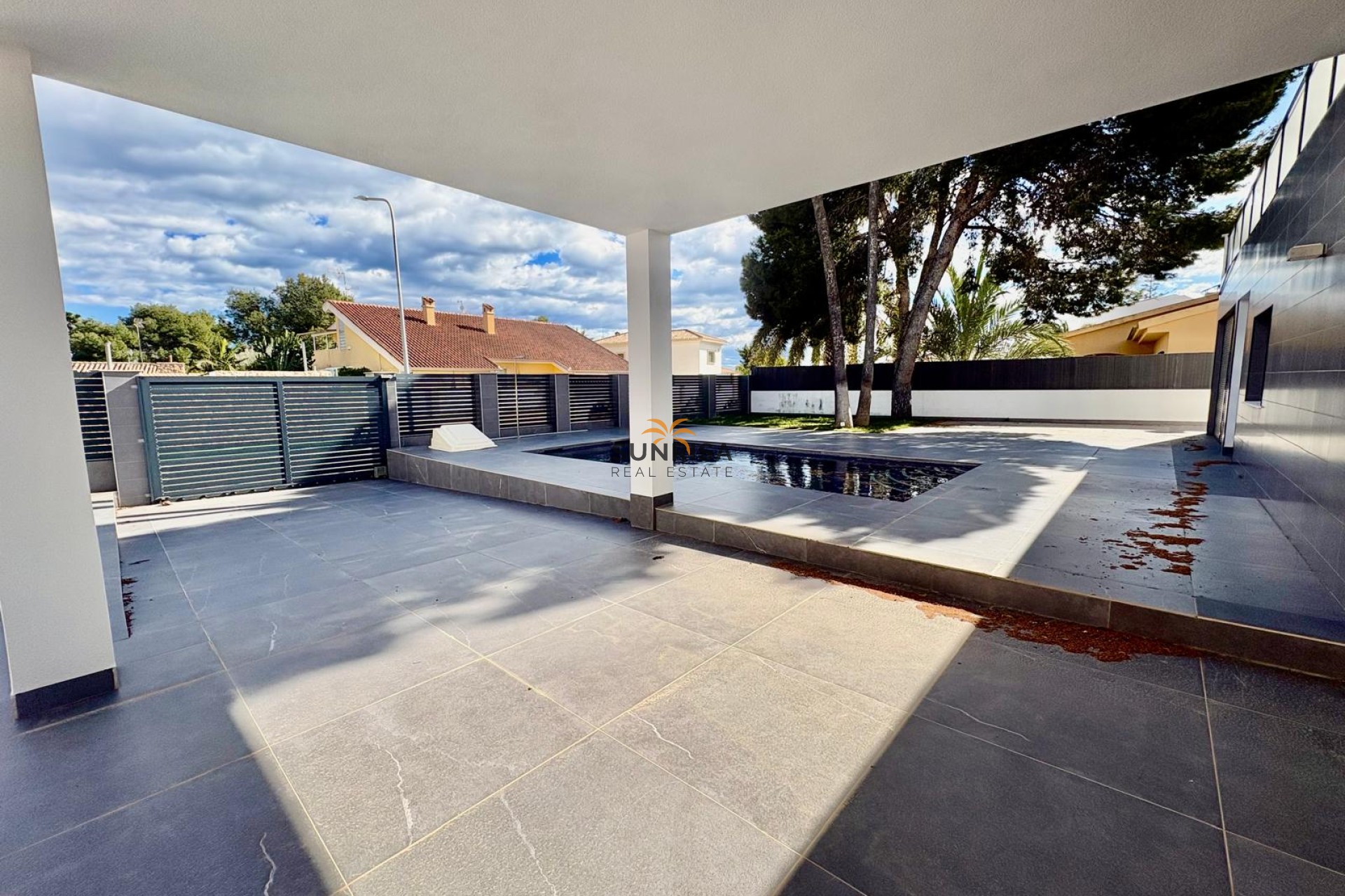 Resale - Villa - Orihuela Costa