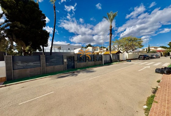 Villa · Herverkoop - Orihuela Costa · Alicante · Spanje