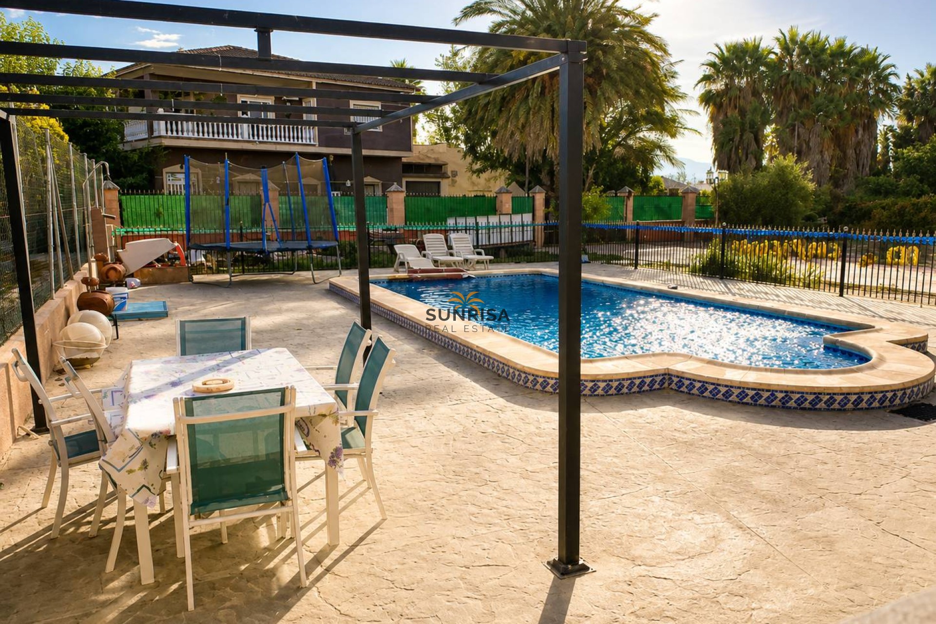 Resale - Villa - Orihuela