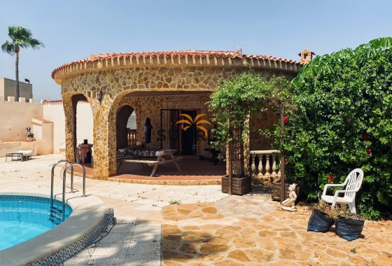 Villa · Herverkoop - Torrevieja · Alicante · Spanje