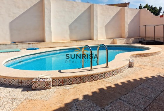 Villa · Herverkoop - Torrevieja · Alicante · Spanje