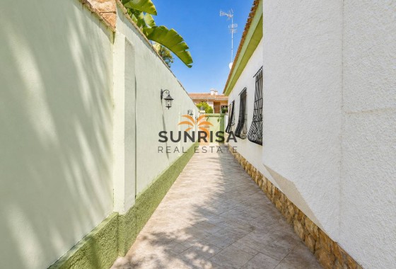 Villa · Herverkoop - Orihuela Costa · Alicante · Spanje