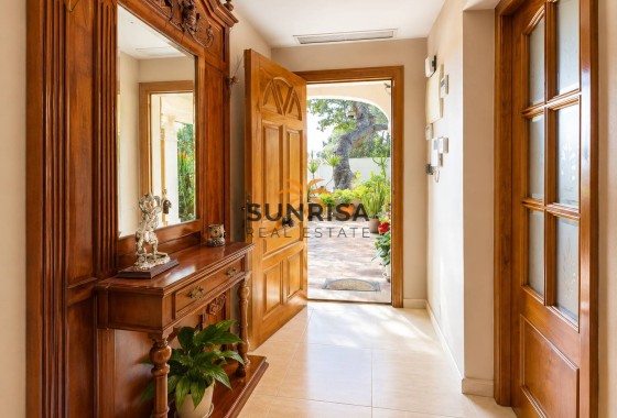 Villa · Herverkoop - Orihuela Costa · Alicante · Spanje
