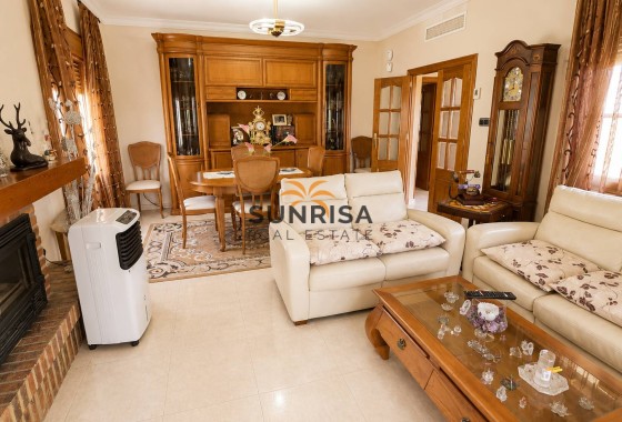 Villa · Herverkoop - Orihuela Costa · Alicante · Spanje
