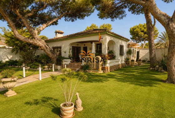 Villa · Herverkoop - Orihuela Costa · Alicante · Spanje