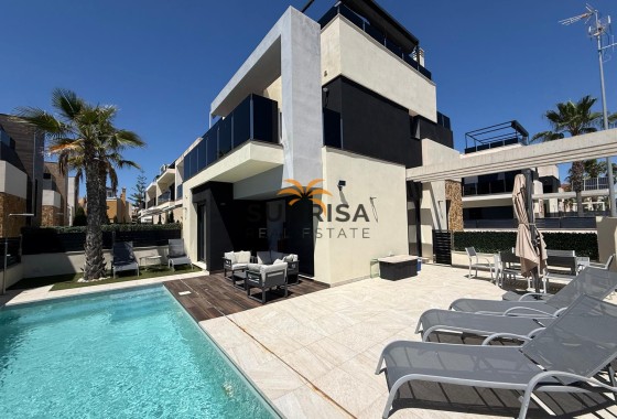 Villa · Reventa - Orihuela Costa · Alicante · España
