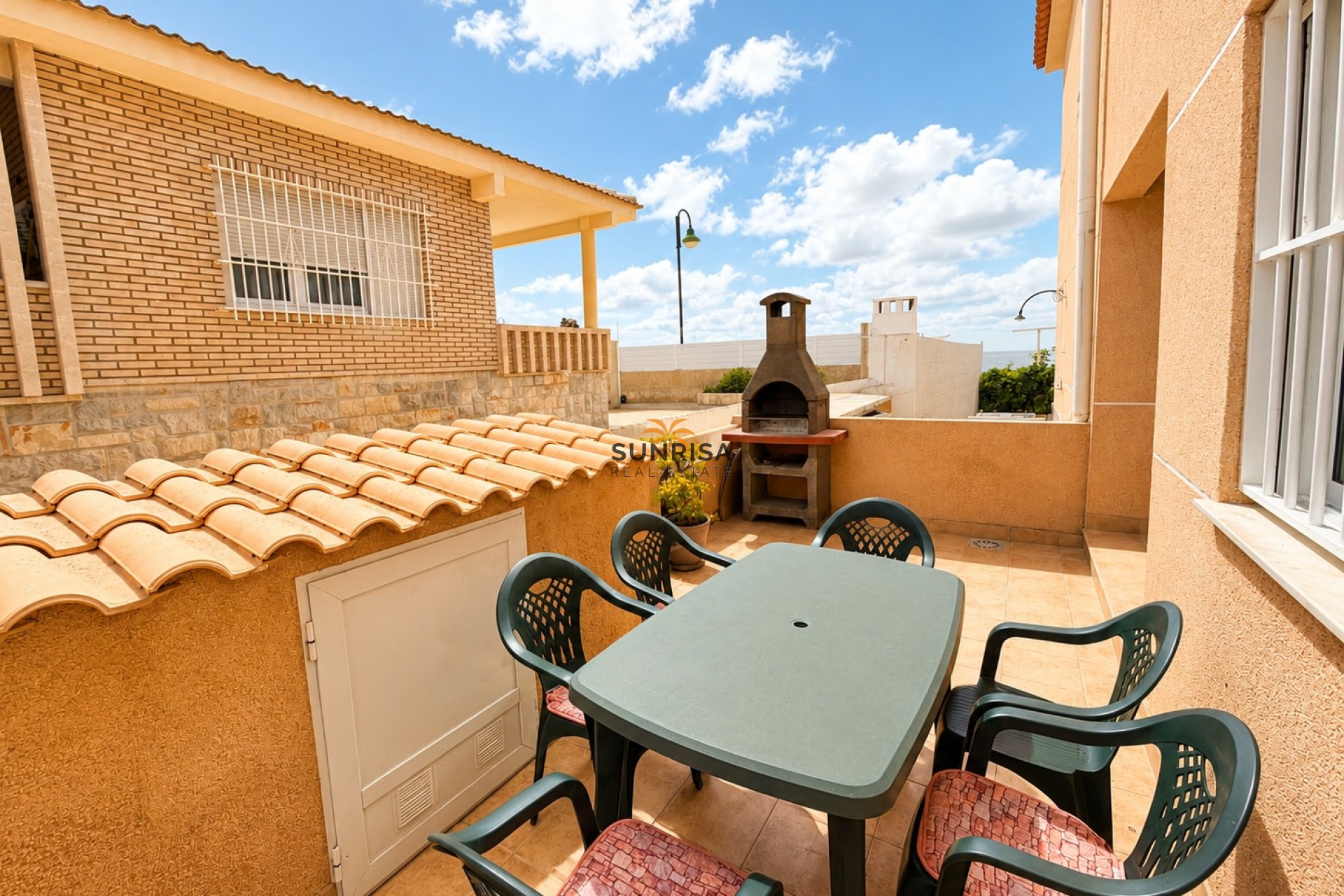 Resale - Bungalow - Torrevieja