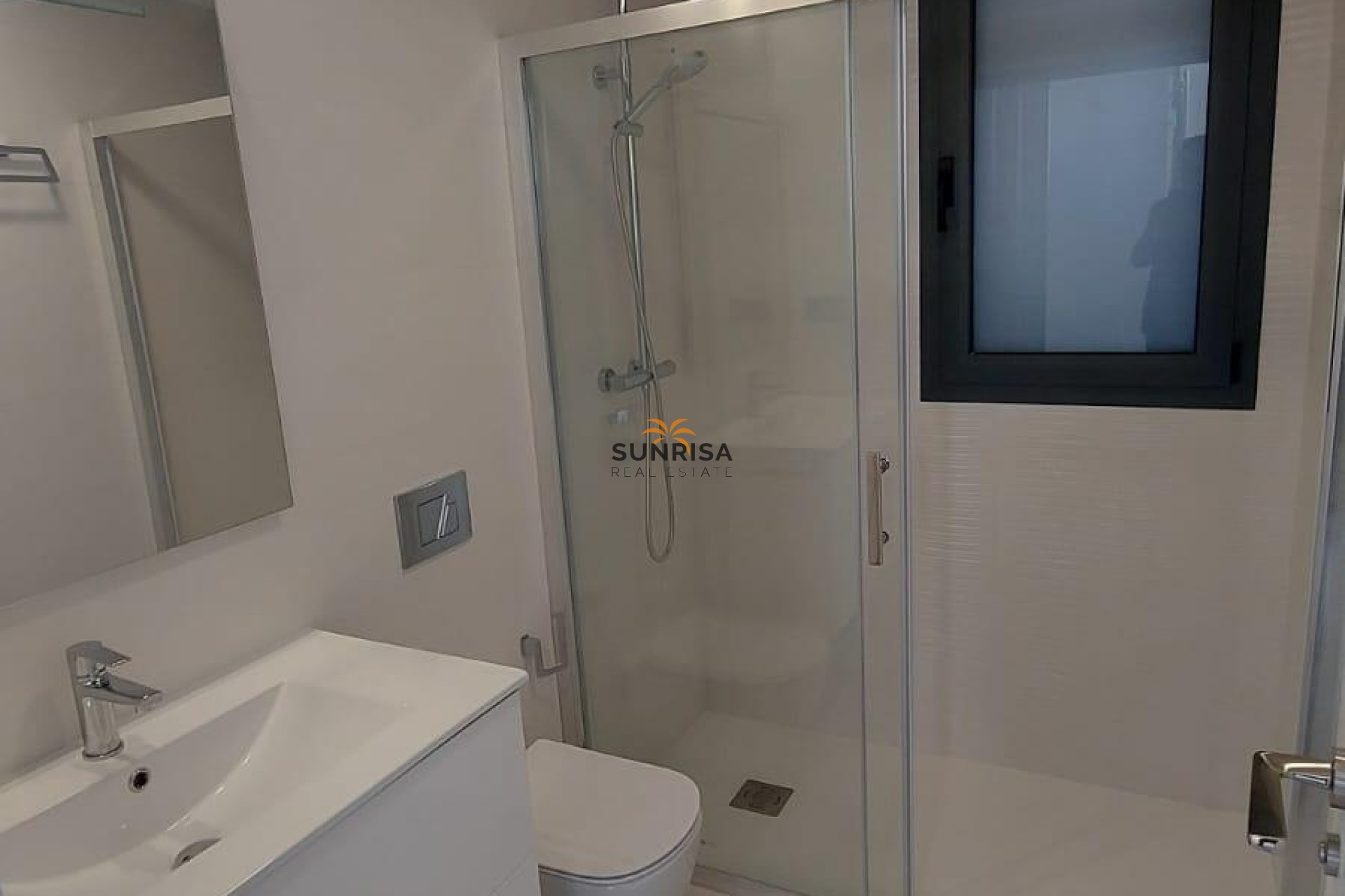Resale - House - Torrevieja
