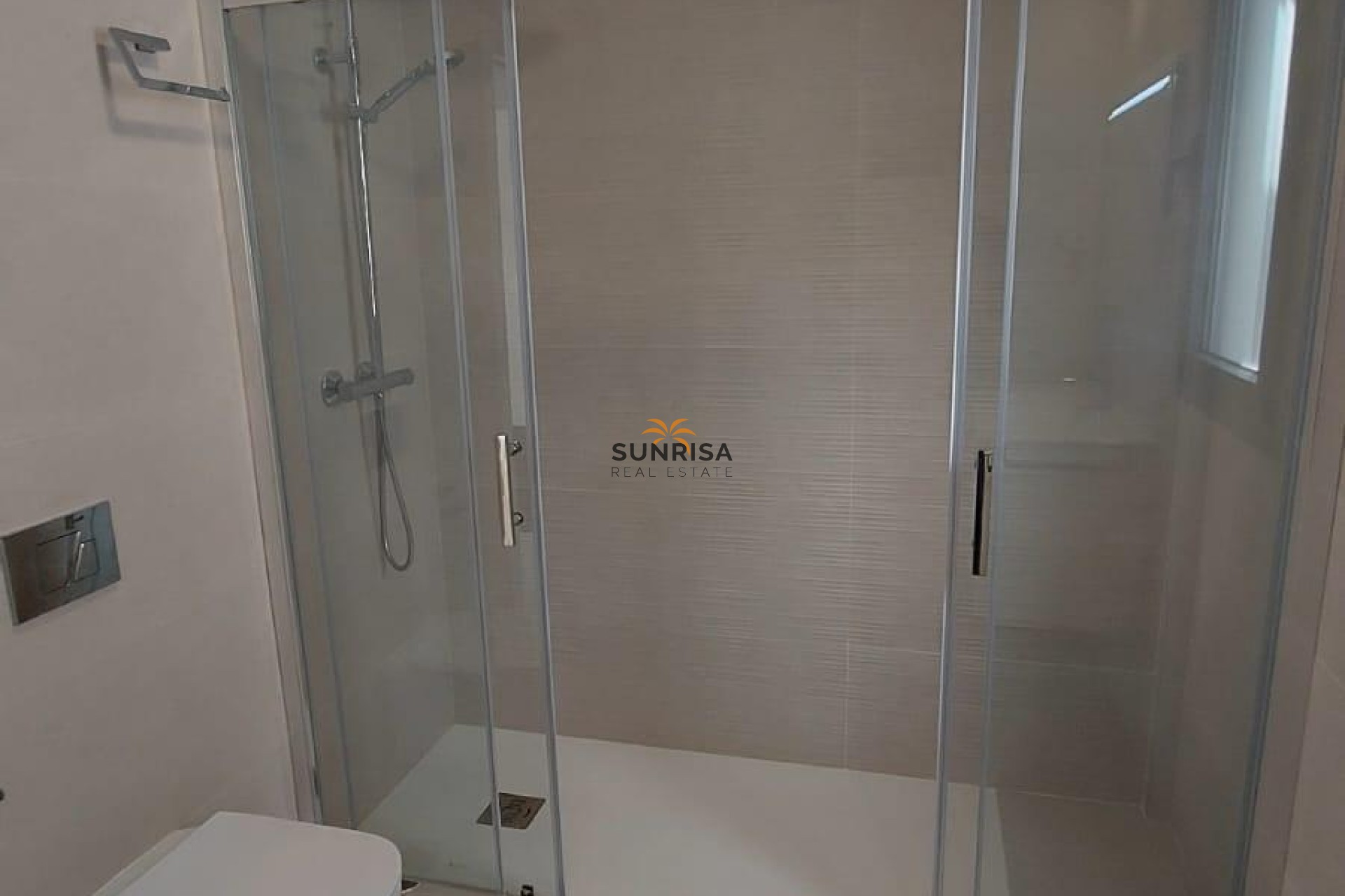 Resale - House - Torrevieja