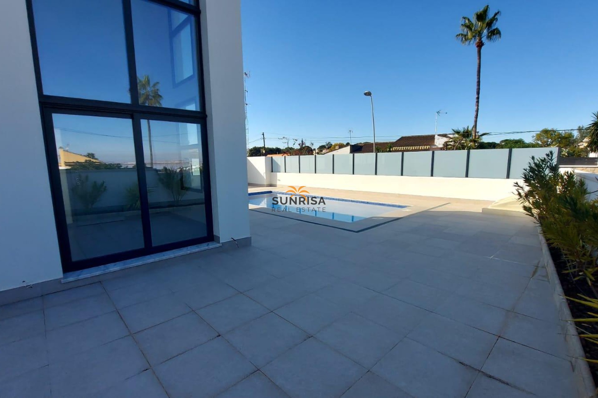 Resale - House - Torrevieja