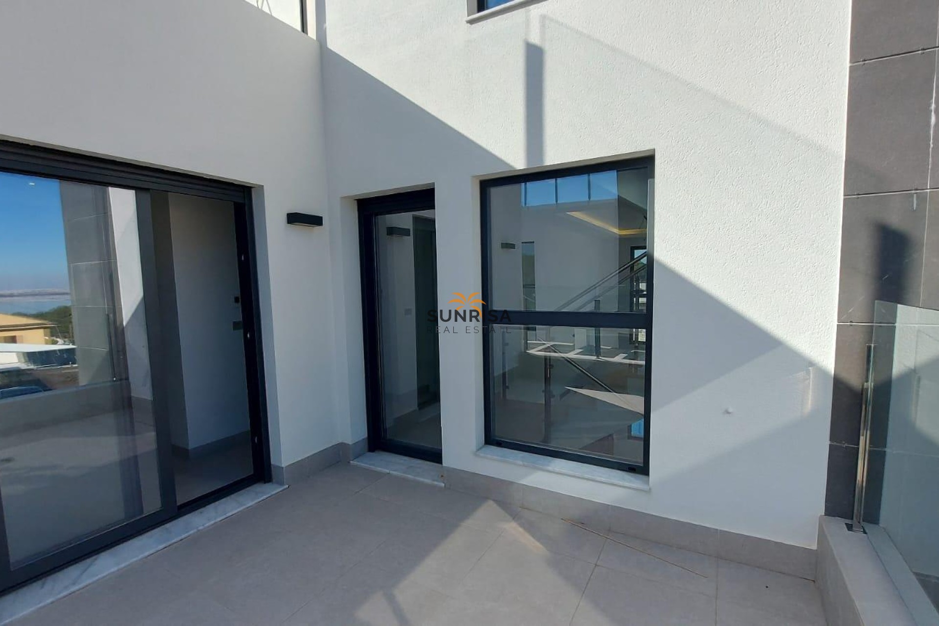 Resale - House - Torrevieja