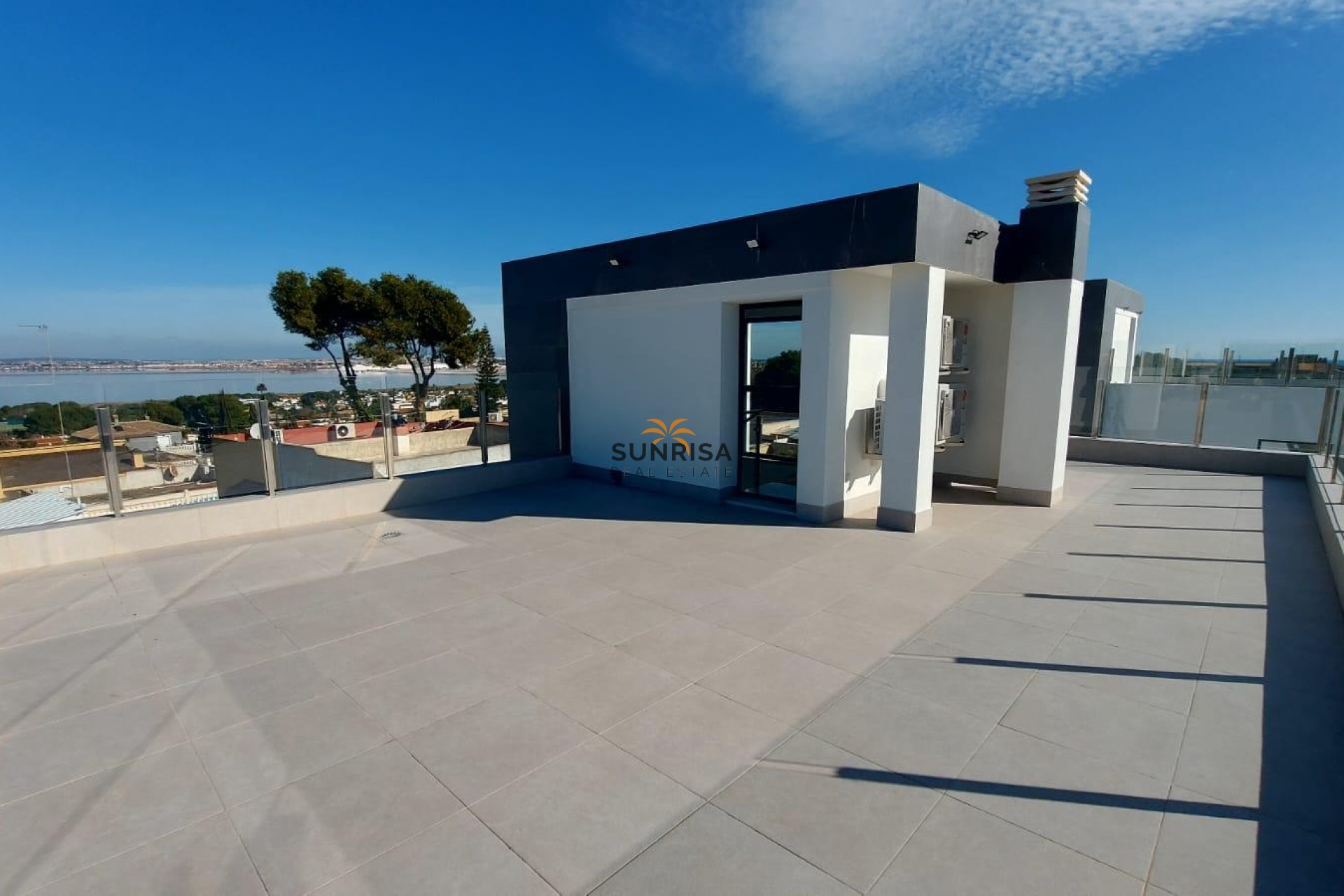 Resale - House - Torrevieja