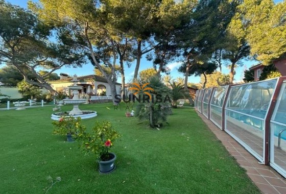Villa · Revente - Dehesa de Campoamor · Alicante · Espagne