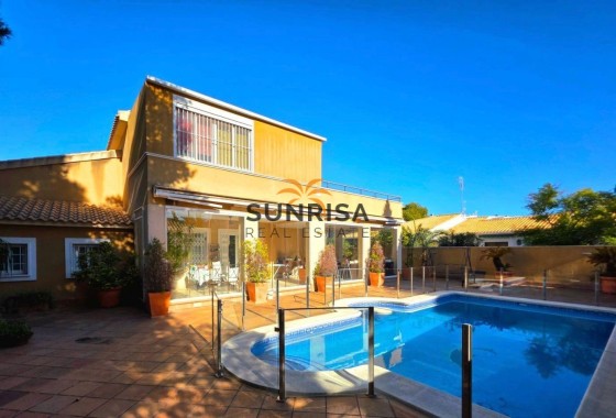 Villa · Revente - Dehesa de Campoamor · Alicante · Espagne
