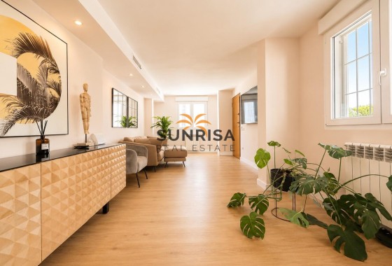 Villa · Revente - Dehesa de Campoamor · Alicante · Espagne