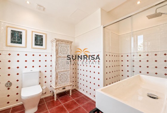 Villa · Revente - Dehesa de Campoamor · Alicante · Espagne