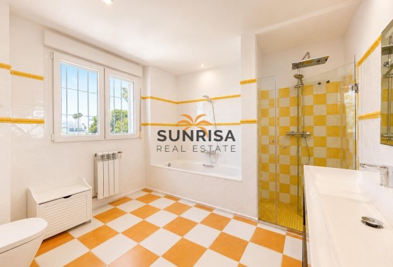Villa · Revente - Dehesa de Campoamor · Alicante · Espagne