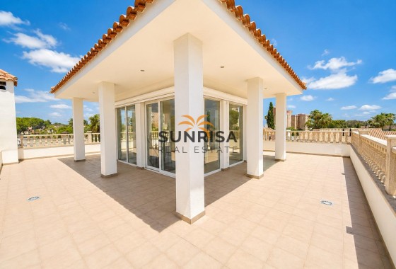 Villa · Revente - Dehesa de Campoamor · Alicante · Espagne