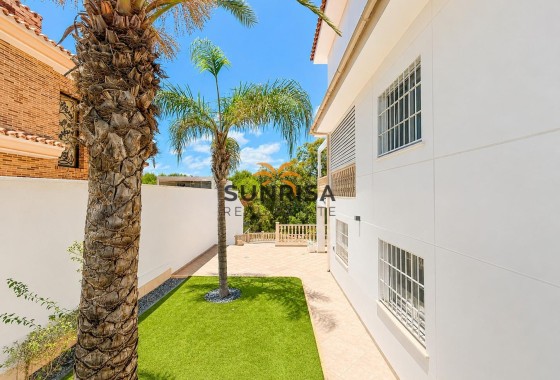 Villa · Revente - Dehesa de Campoamor · Alicante · Espagne