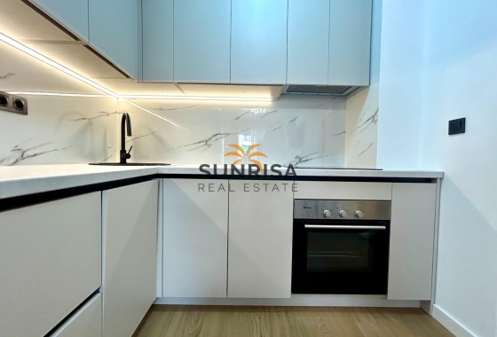 Apartamento · Reventa - Torrevieja · Punta Prima · Alicante · España