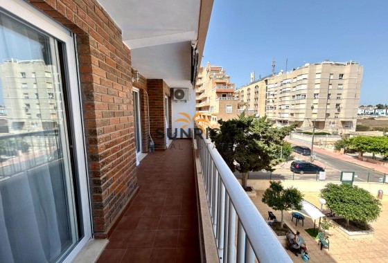 Apartamento · Reventa - Torrevieja · Punta Prima · Alicante · España