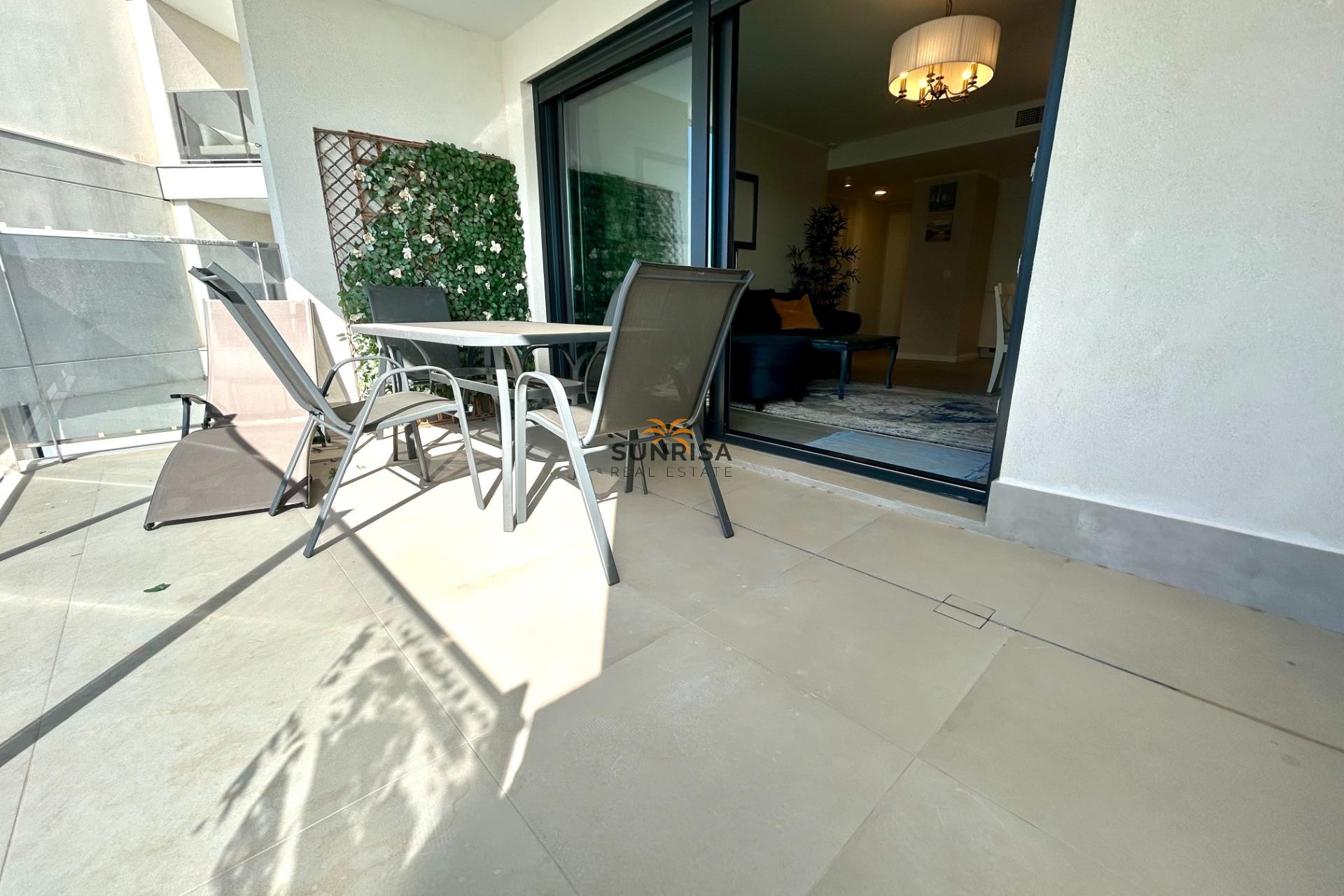 Resale - Apartment - Dehesa de Campoamor