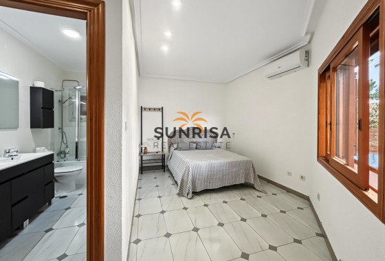 Villa · Revente - Orihuela Costa · Campoamor · Alicante · Espagne