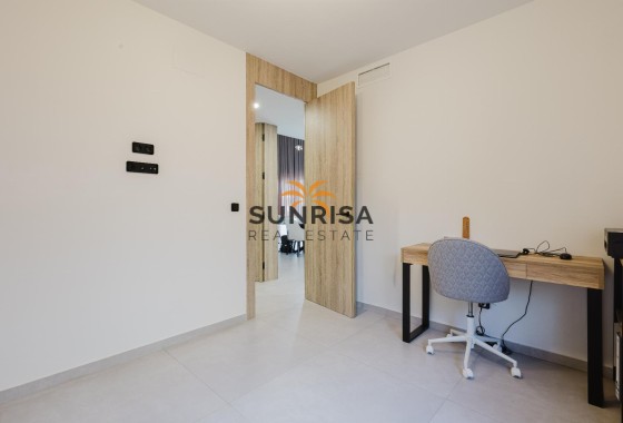 Villa · Revente - Algorfa · Campo de Golf - Algorfa · Alicante · Espagne