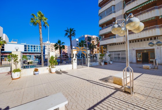 Appartement · Revente - Torrevieja · Playa del Acequión · Alicante · Espagne