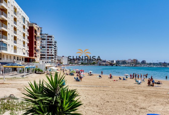 Appartement · Revente - Torrevieja · Playa del Acequión · Alicante · Espagne