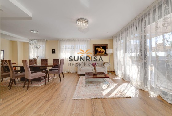 Villa · Resale - Torrevieja · Los Balcones · Alicante · Spain