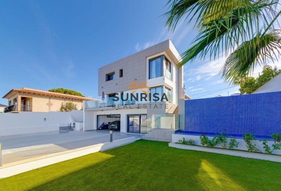 Villa · Resale - Torrevieja · Los Balcones · Alicante · Spain