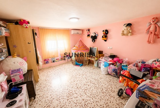 Villa · Resale - Torrevieja · La siesta · Alicante · Spain