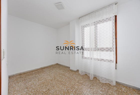Apartment · Resale - Torrevieja · Playa del Acequión · Alicante · Spain