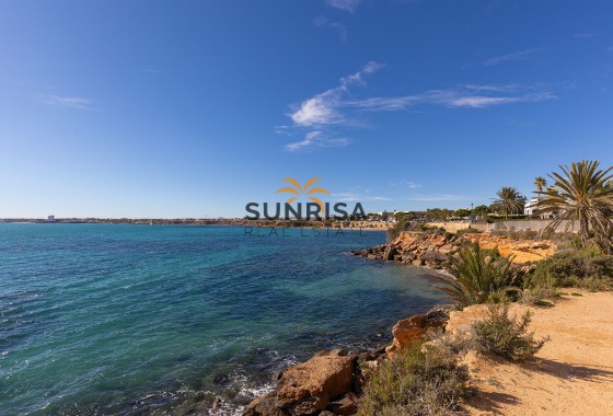 Appartement · Herverkoop - Torrevieja · Punta Prima · Alicante · Spanje