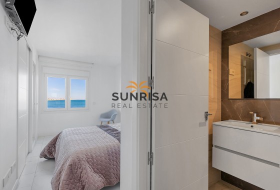 Appartement · Herverkoop - Torrevieja · Punta Prima · Alicante · Spanje