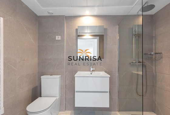 Appartement · Herverkoop - Torrevieja · Punta Prima · Alicante · Spanje