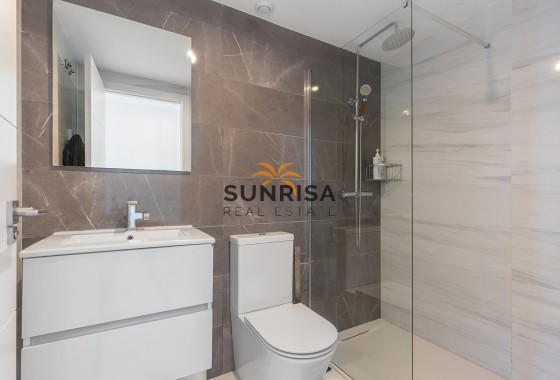 Appartement · Herverkoop - Torrevieja · Punta Prima · Alicante · Spanje